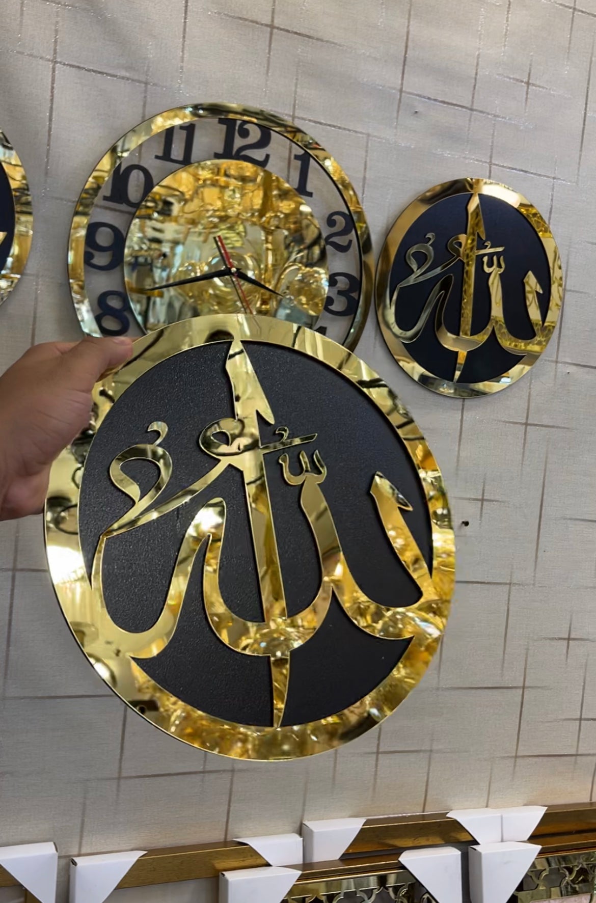 الساعة الراقية لي راح تخليك تستغنى على كامل الديكور لي راك دايرو في دارك 290  الف فقط اخر كمية